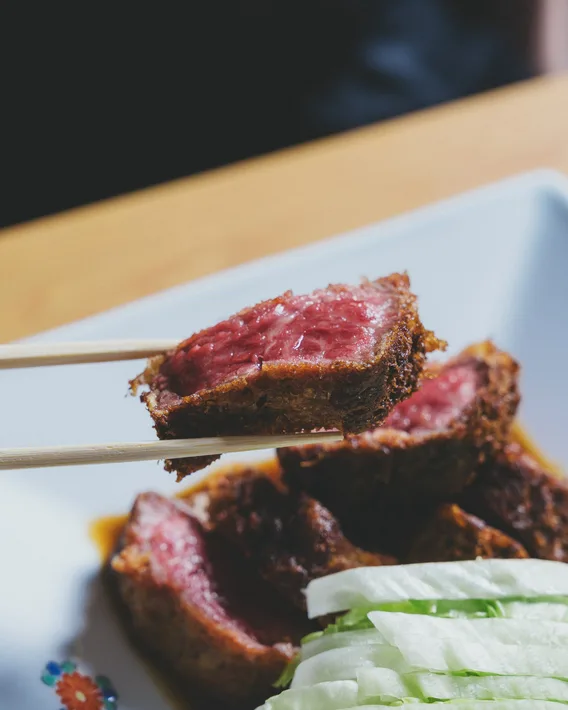 赤坂明德　肉Lab 和牛割烹 　米Lab ごはん処
