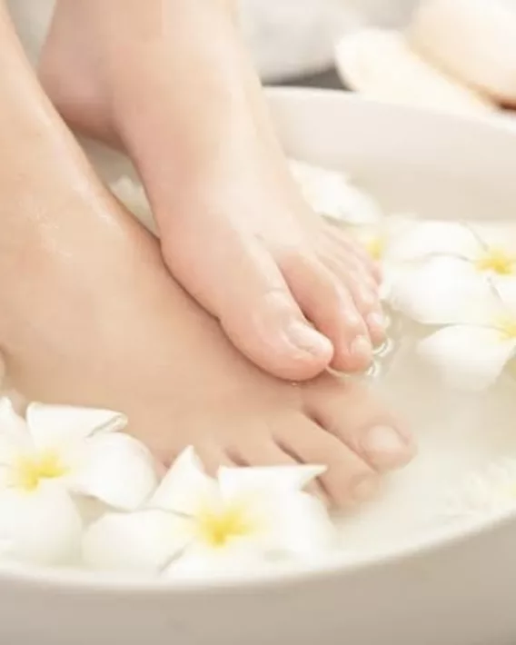 Yokohama Kannai Nail & Eyelash Salon — Nail Eyelash R