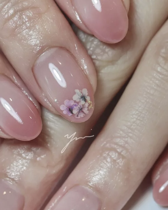 Nails by Yui - Nail Salon in Kita-Aoyama